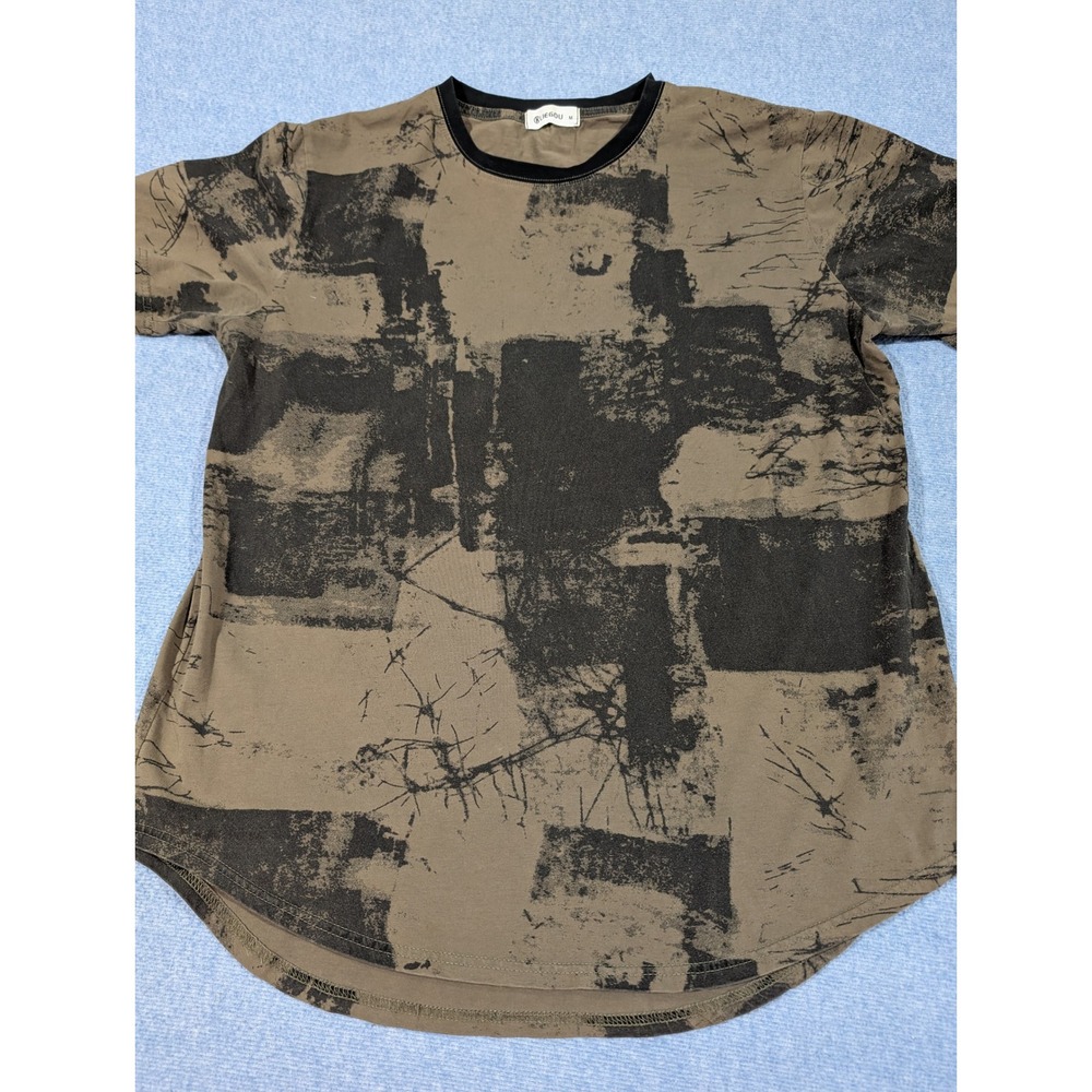 Kliegou Mens Abstract Graphic Print T-Shirt Olive Green Black Curved Hem Size M